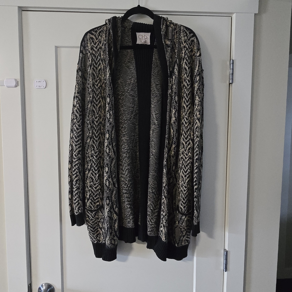 Chaser Black and Cream Knitwear